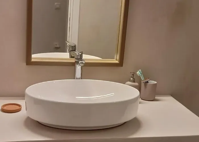 Remvi Main House Apartment